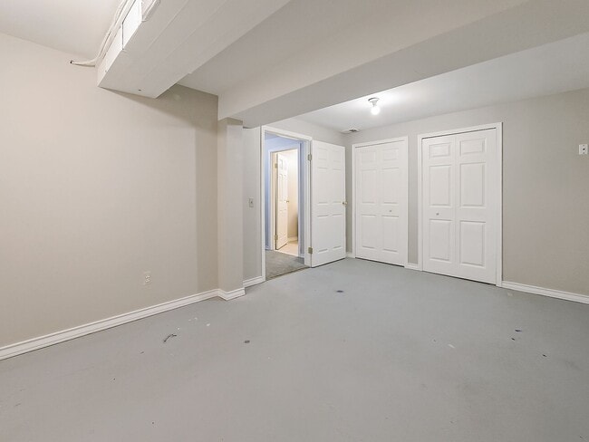 Building Photo - Fully Upgraded 3-Bed Farmington Hills Home!