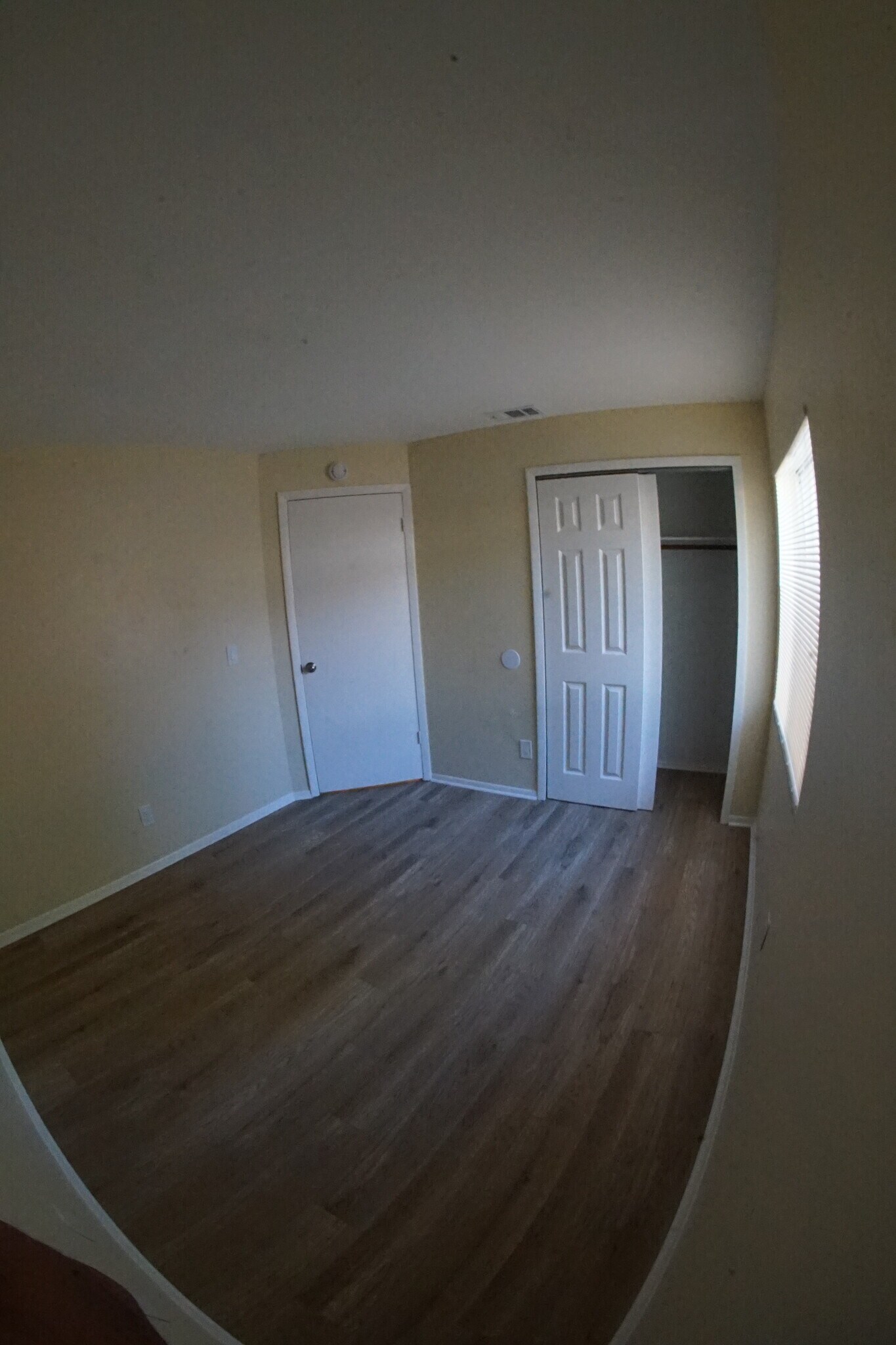 Building Photo - 6157 Sandcrest Cir