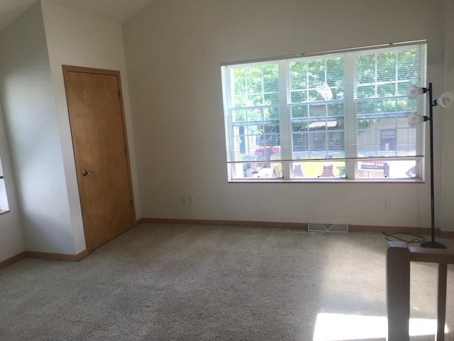 Bedroom - 18 N Baldwin St