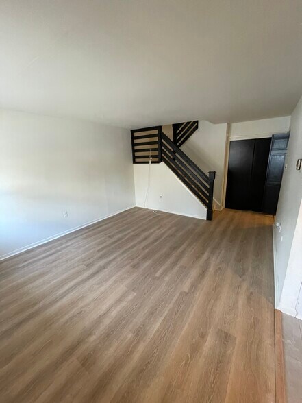 Building Photo - 2539 Jenkintown Rd