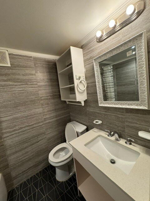Bathroom - 966 Mount Olivet Rd NE