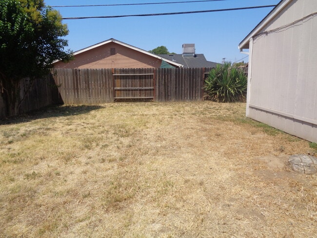 Building Photo - 1518 Upland Dr