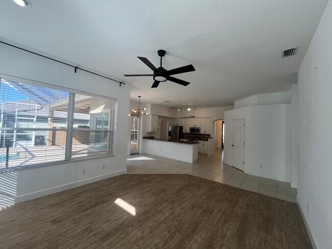 Building Photo - 1220 Hampstead Ln