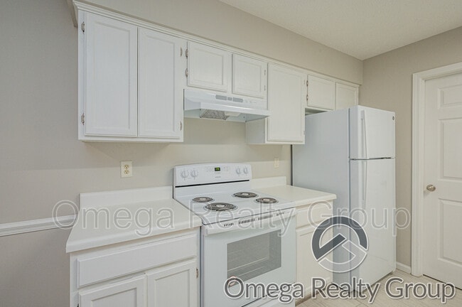 Building Photo - 8508 English Oak Loop