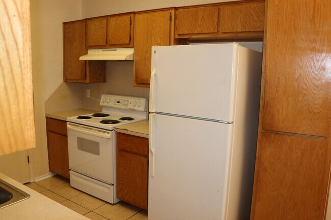 Building Photo - 2800 Edgefield St