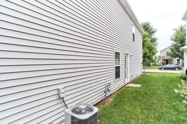 Building Photo - 3 BD + Loft in HSE Schools!
