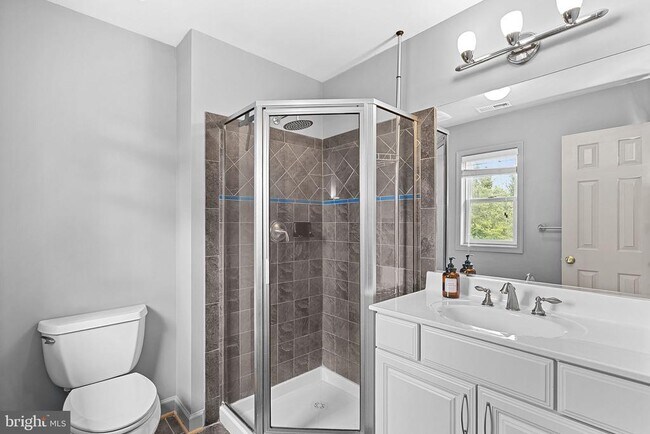 Building Photo - 19451 Youngs Cliff Rd