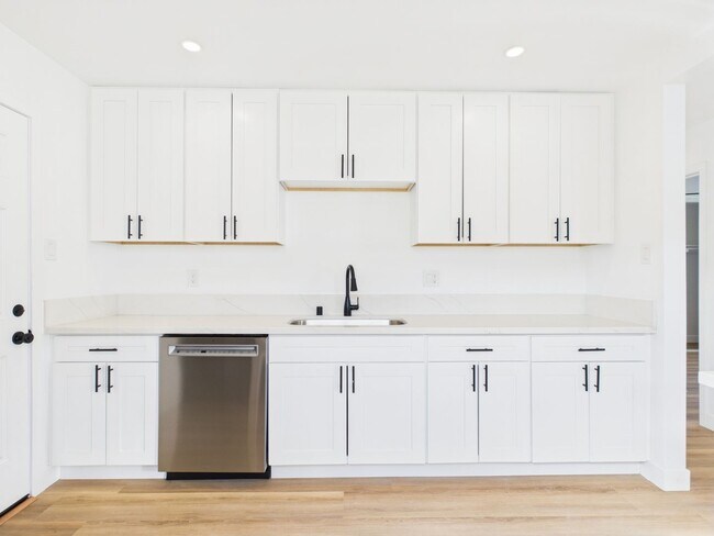 Building Photo - 3257-59 Luna Ave