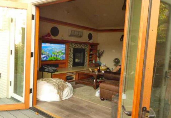 Building Photo - 1447 Laguna Ave