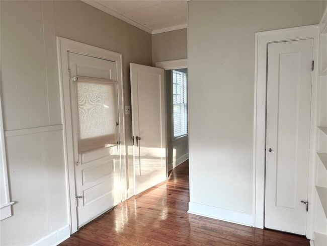 Building Photo - 312 Le Grande Ave