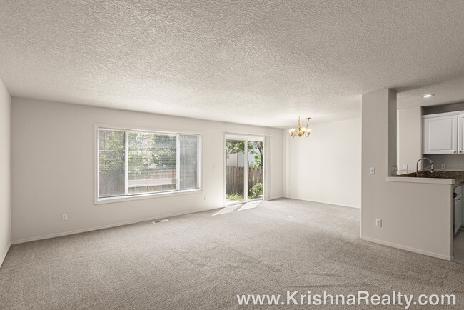 Building Photo - Charming 3 BD* 2.5 BA* Single Family Home ...