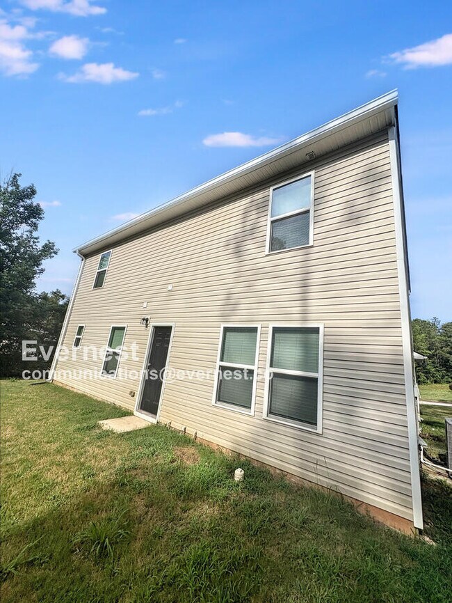 Building Photo - 15 Sloane Ct