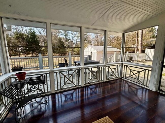 Building Photo - 125 Lantern Ridge Dr