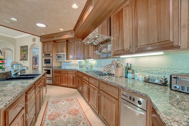 Building Photo - 2703 Brush Creek Rd