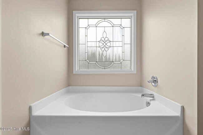 Building Photo - 4 Bedroom Home In Carolina Plantation!