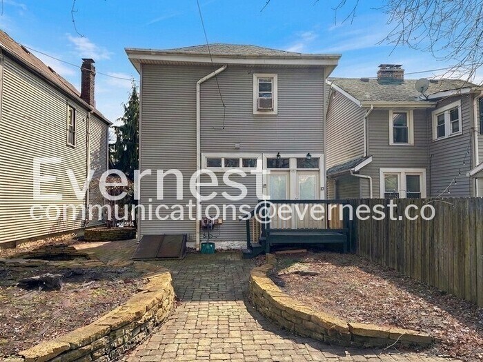 Building Photo - 112 Hanford St