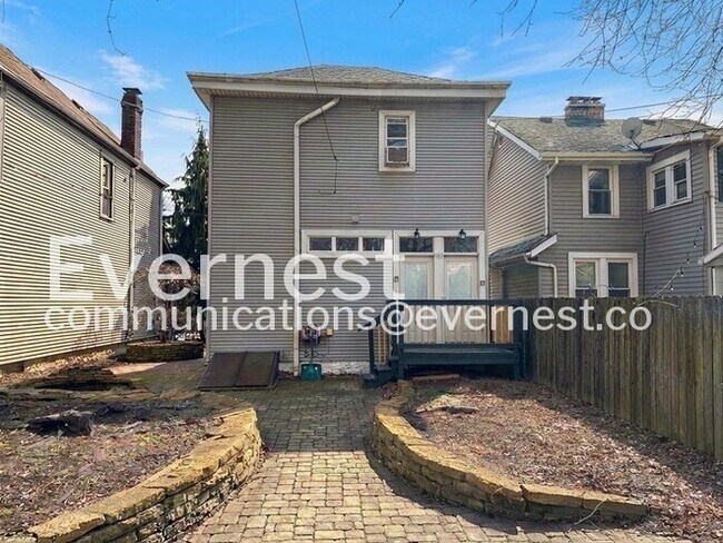 Building Photo - 112 Hanford St