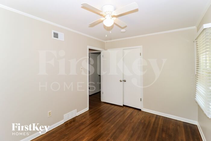 Building Photo - 3021 Chaucer Ln