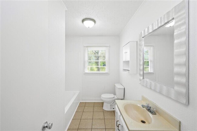 Building Photo - 522 Pine St