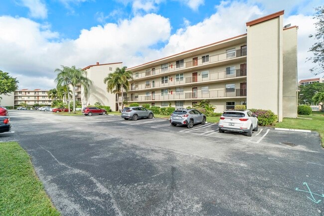 Building Photo - 27 Abbey Ln