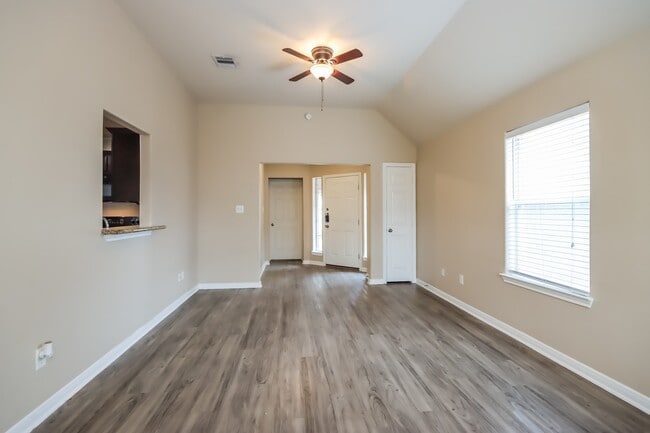 Building Photo - 308 Broken Pine Ct