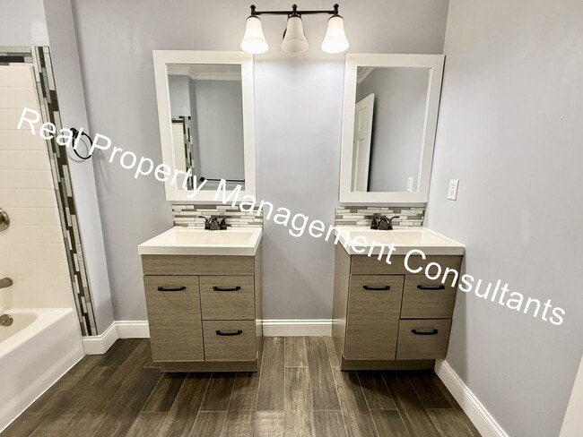 Building Photo - Updated 4 Bedroom, 2 Bath Home with Spacio...