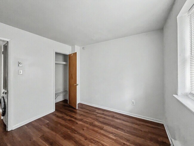 Building Photo - 620 S Franklin St
