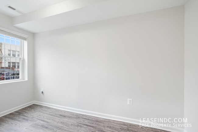 Building Photo - 1223 16th St NE
