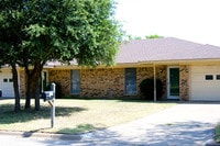 Building Photo - 125 Willow Ln