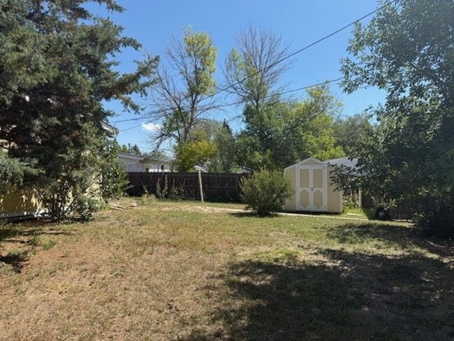 Building Photo - House For Lease