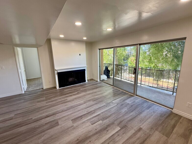 Building Photo - 14850 Hesby St