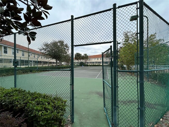 Building Photo - 4727 Hemingway House St