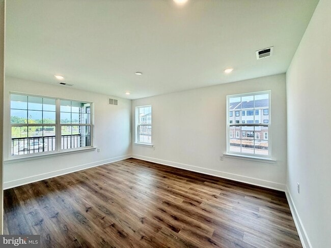 Building Photo - 2307 Jacob Francis Way