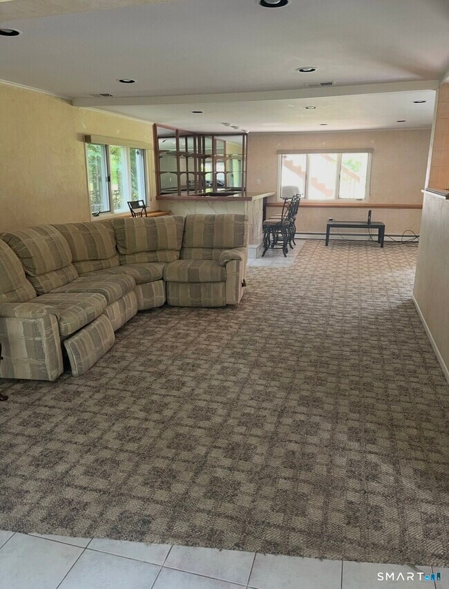 Building Photo - 131 Old Elm Rd