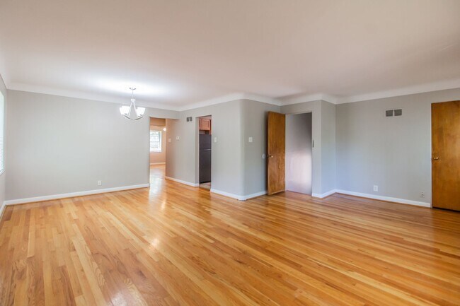 Building Photo - 7212 Dartmouth Ave