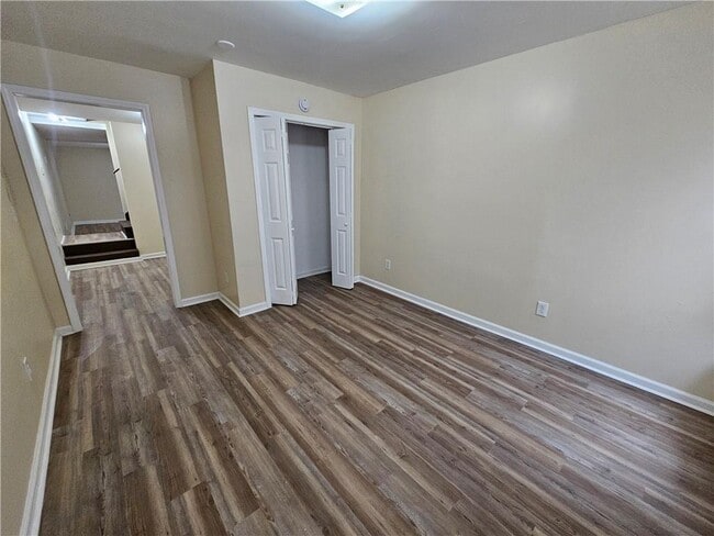 Building Photo - 2596 Woodland Dr NW