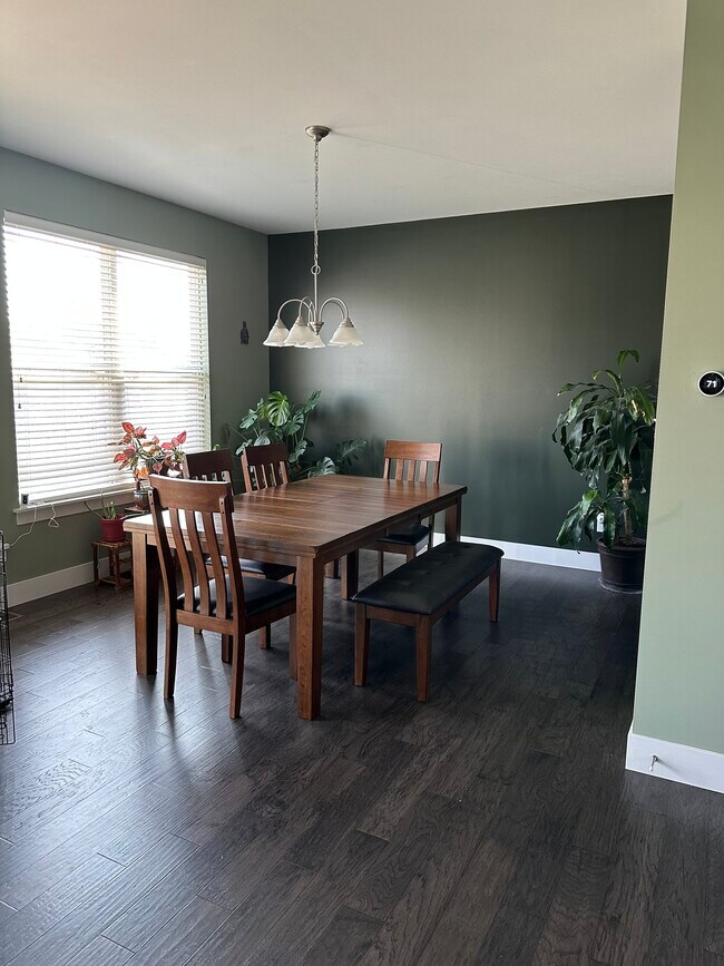 Building Photo - 2222 Shenandoah Ave