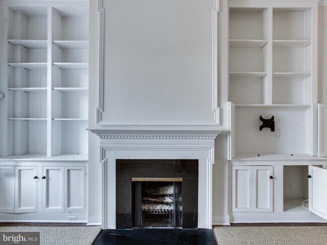 Building Photo - 1217 29th St NW