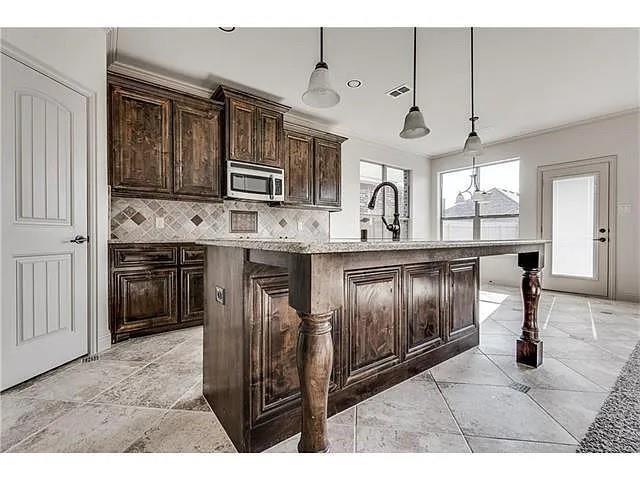 Building Photo - 908 Lake Meadow Ln