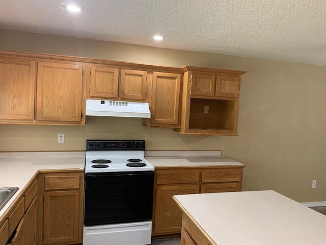 Building Photo - 556 Aila St