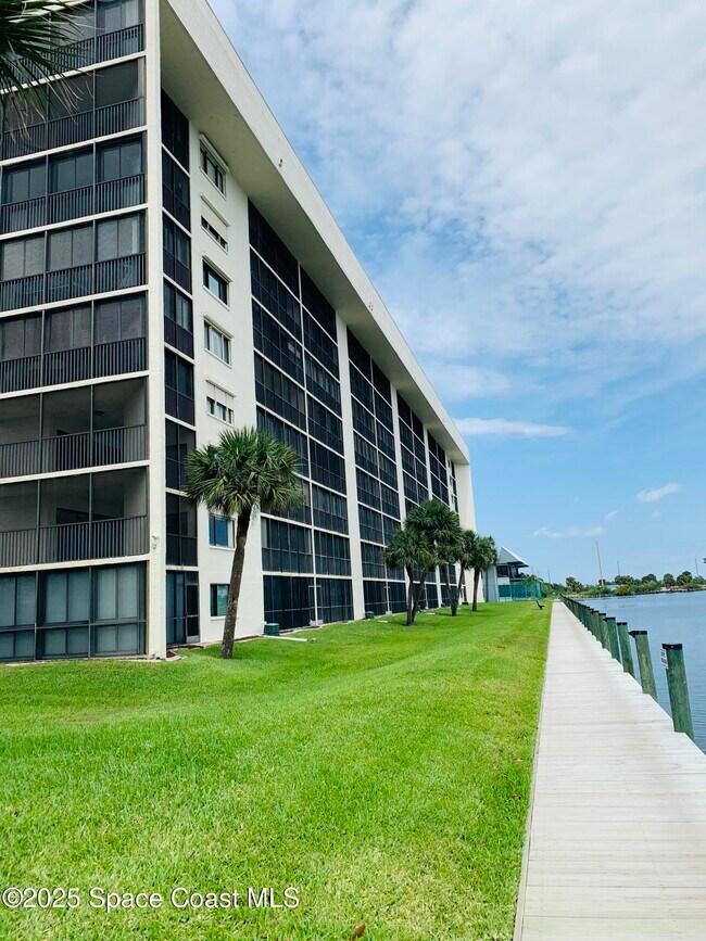 Building Photo - 250 S Sykes Creek Pkwy