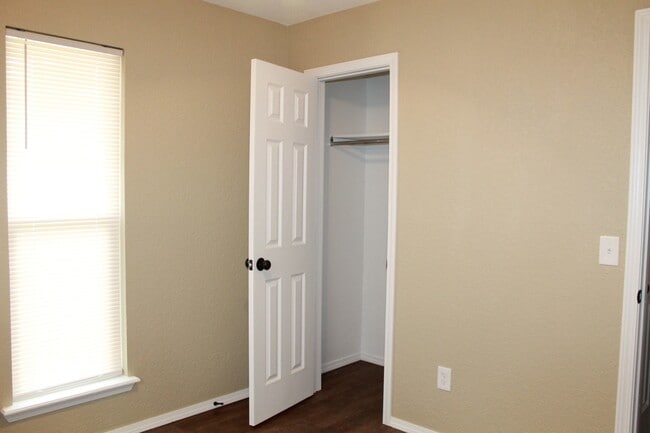 Building Photo - Much Better Than NEW!!! 3 beds, 1 1/2 Baths