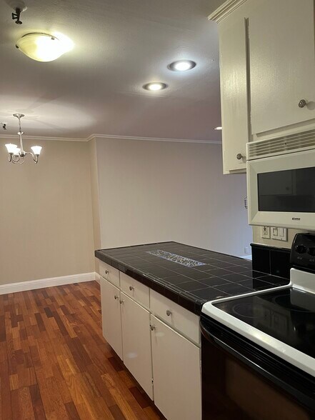 Kitchen and dining - 325 Lenox Ave