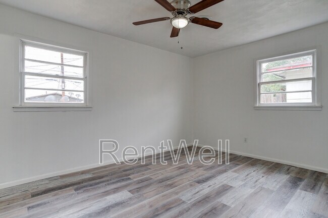 Building Photo - 1612 68th St