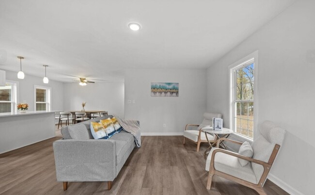 Building Photo - 309 Cody St