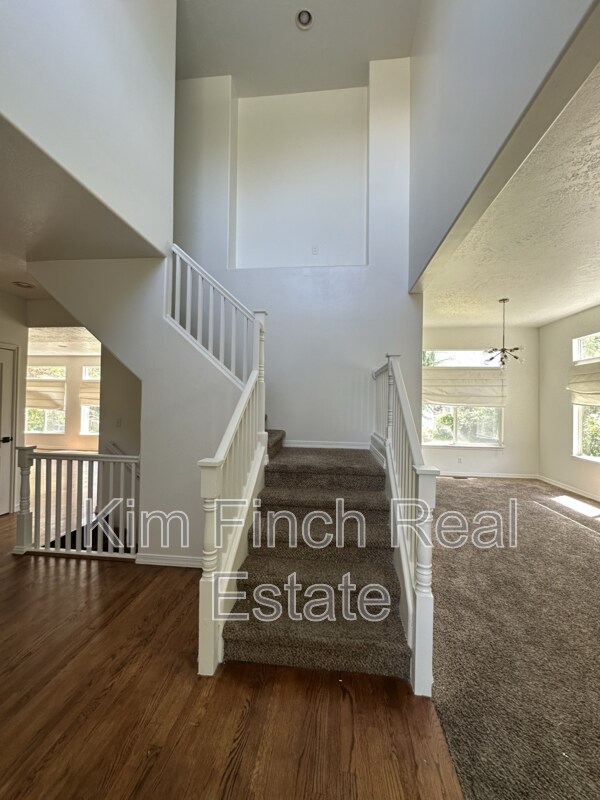 Building Photo - 9820 Deep Creek Dr