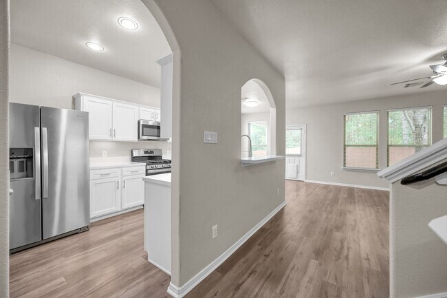 Building Photo - 9575 E Woodmark