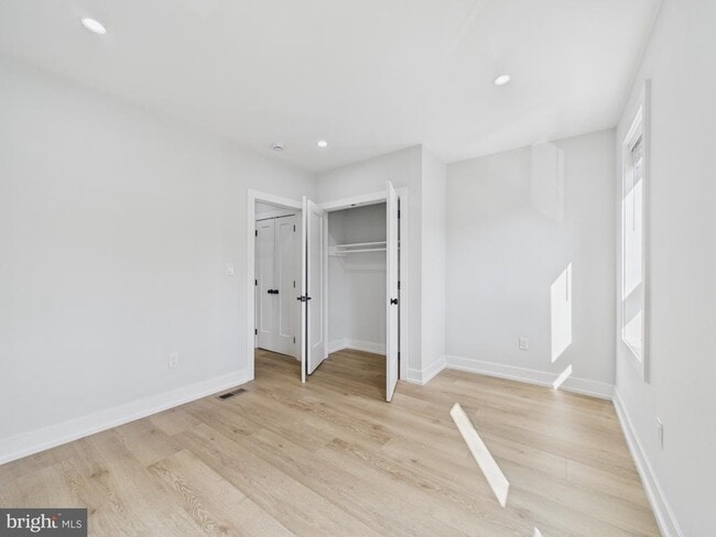 Building Photo - 2229 Oakford St