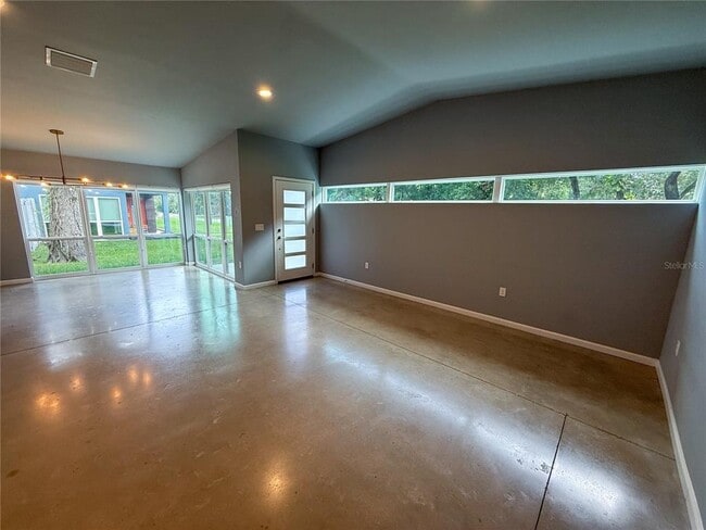 Building Photo - 2534 Grandview Ave