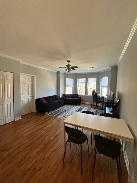 Building Photo - 2253 W Rosemont Ave